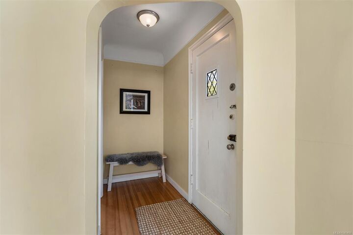 Property Photo:  2530 Blackwood St  BC V8T 3W1 
