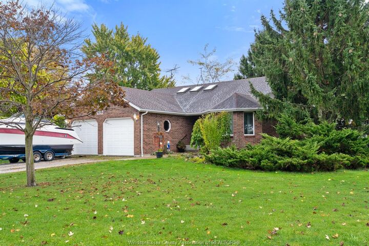 Property Photo: 879 Road 2 W ON N9Y 2E4