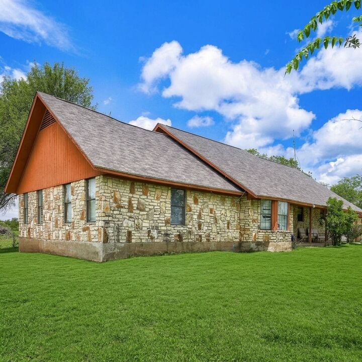 Property Photo: 14520 Bois D Arc Lane TX 78653