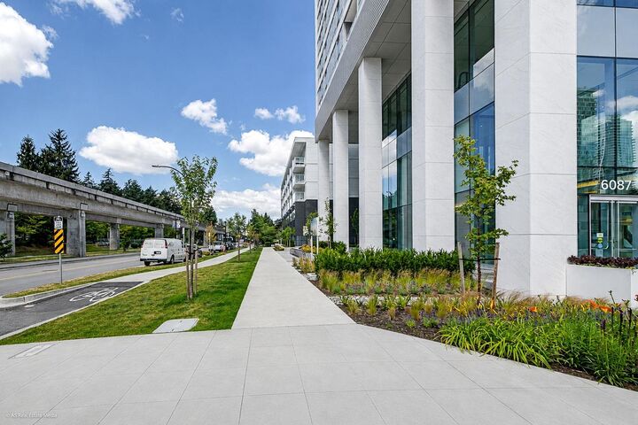 Property Photo: 6087 Wilson Avenue 3901 BC V5H 0M1
