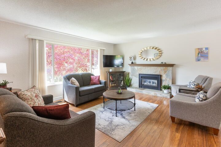 Property Photo: 20249 44 Avenue BC V3A 6L9