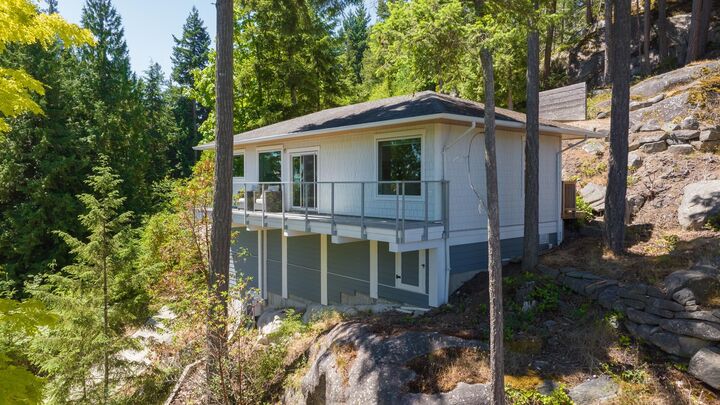 5673 Salmon Drive — photo 1