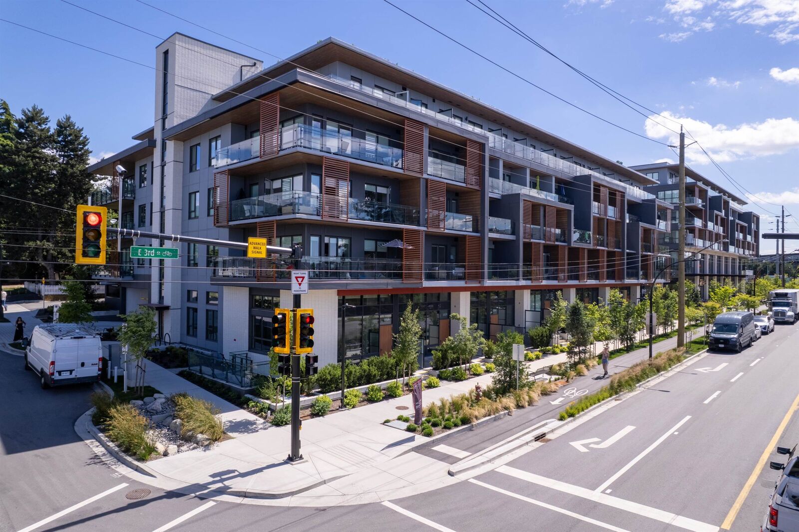 Property Photo: 422 E 3rd Street 317 BC V7L 0K1
