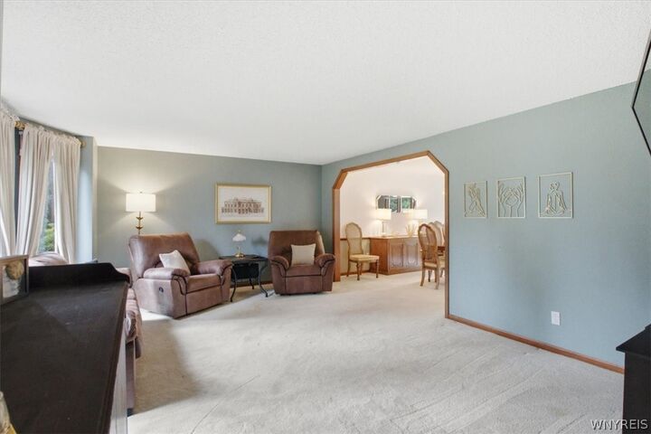 Property Photo:  110 Londonderry Lane  NY 14068 