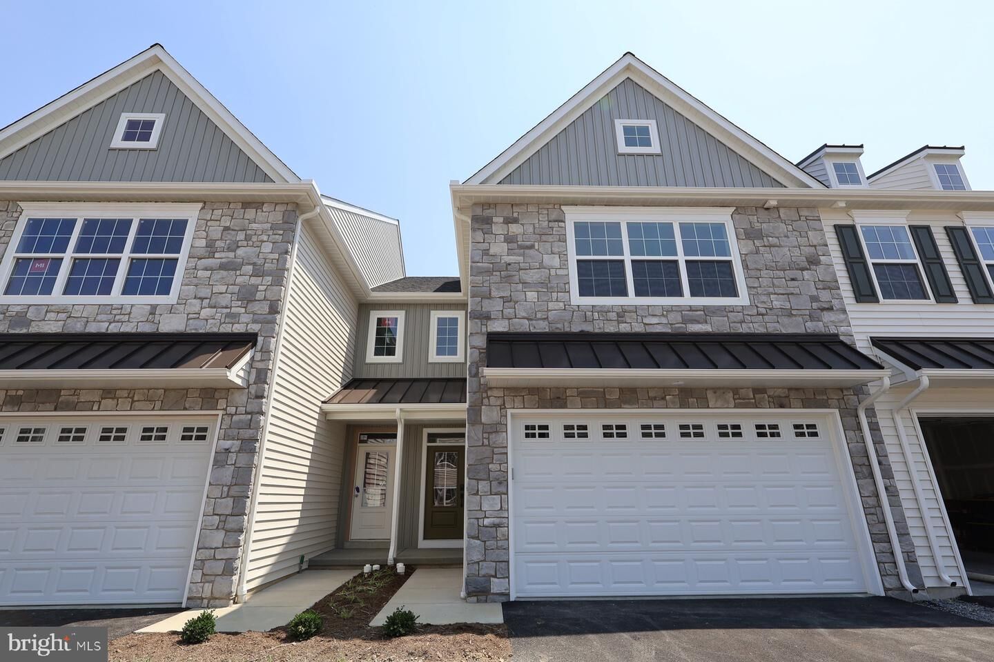 Property Photo:  2448 Spring Water Circle  PA 17601 