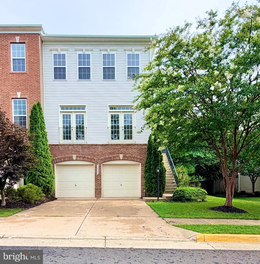 Property Photo:  15925 Greymill Manor Drive  VA 20169 