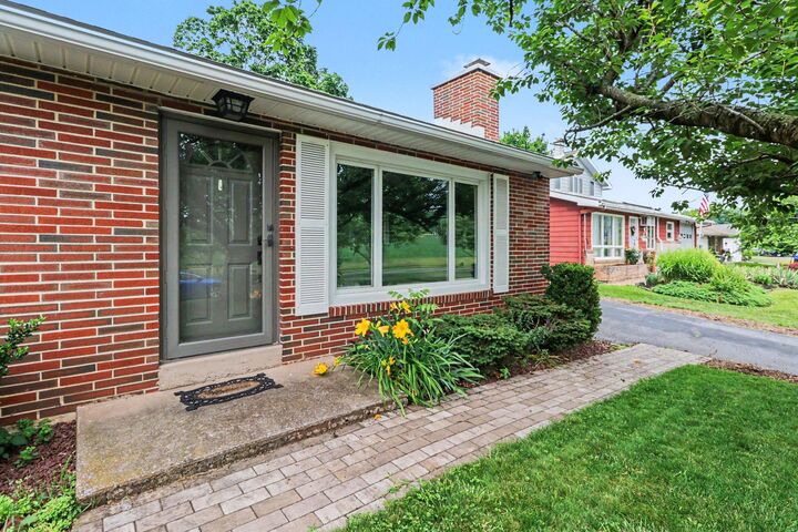 Property Photo:  1755 Grove Street  PA 17036 