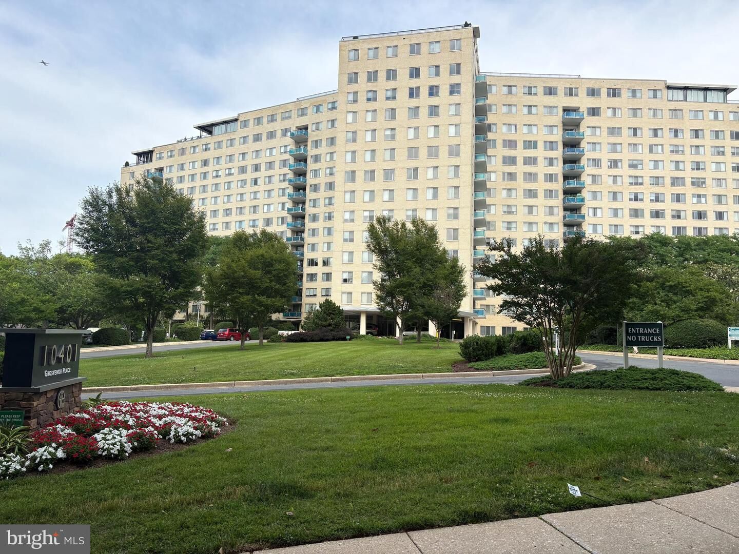 Property Photo: 10401 Grosvenor Place 817 MD 20852