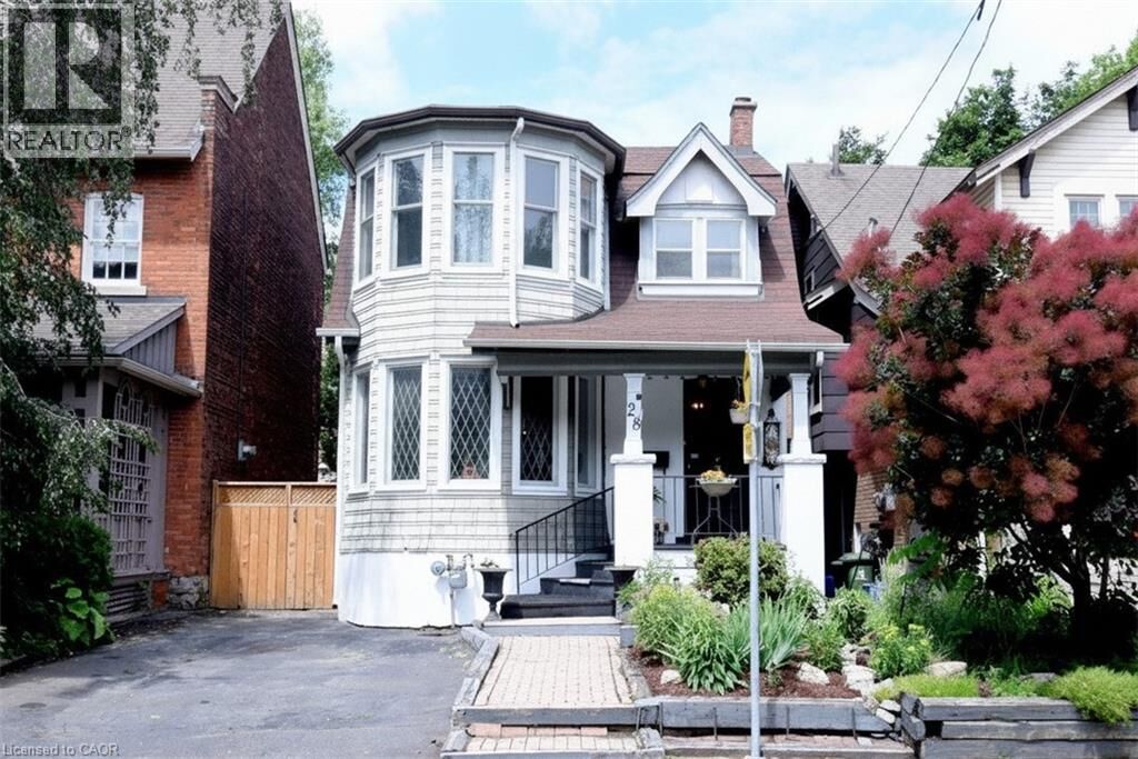 Property Photo:  28 St Clair Avenue  ON L8M 2N3 