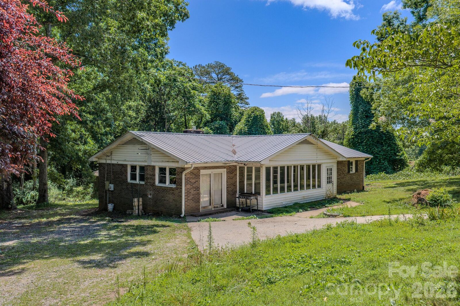 Property Photo:  886 Pearidge Road  NC 28018 