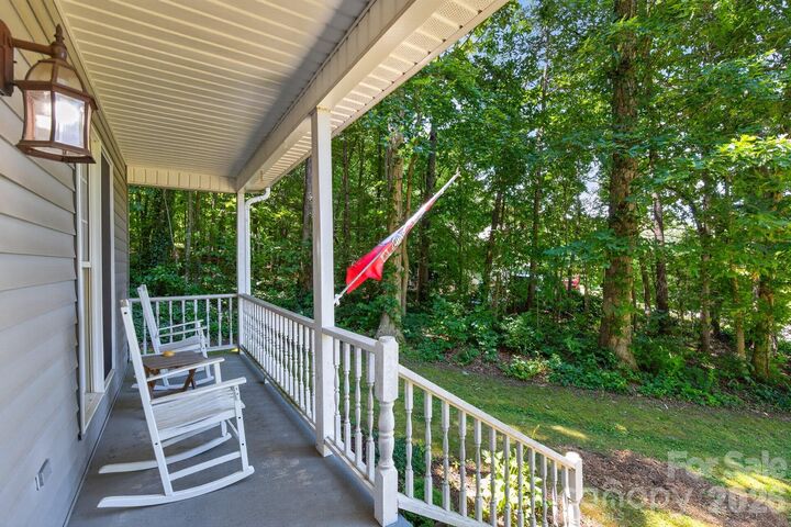 Property Photo: 163 Canaan Drive NC 28715