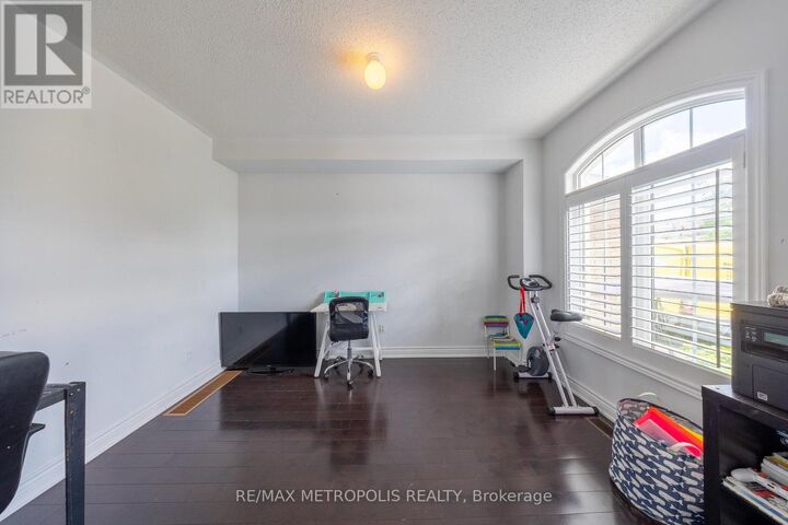 Property Photo: 36 Michaelis Street ON L9R 0M8