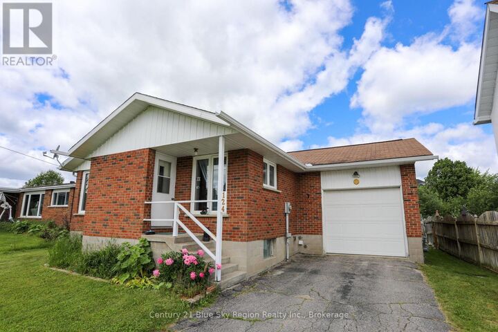 Property Photo:  124 King Street West  ON P0H 1Z0 