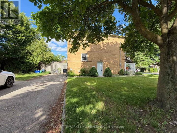 Property Photo: 229 Zelda Crescent Lower ON L4C 2Y7
