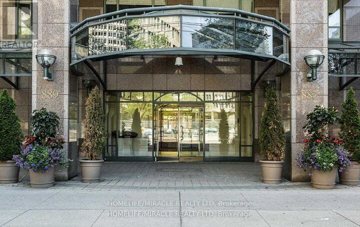 Property Photo:  887 Bay Street 304  ON M5S 3K4 