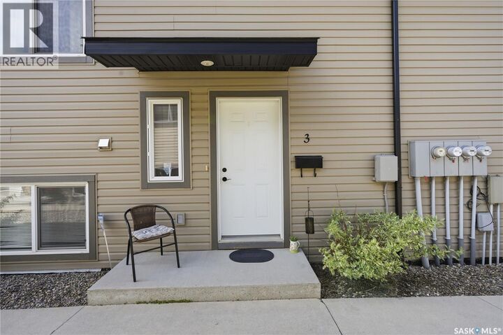 Property Photo: 3 116 Hiebert Crescent SK S0K 2T0