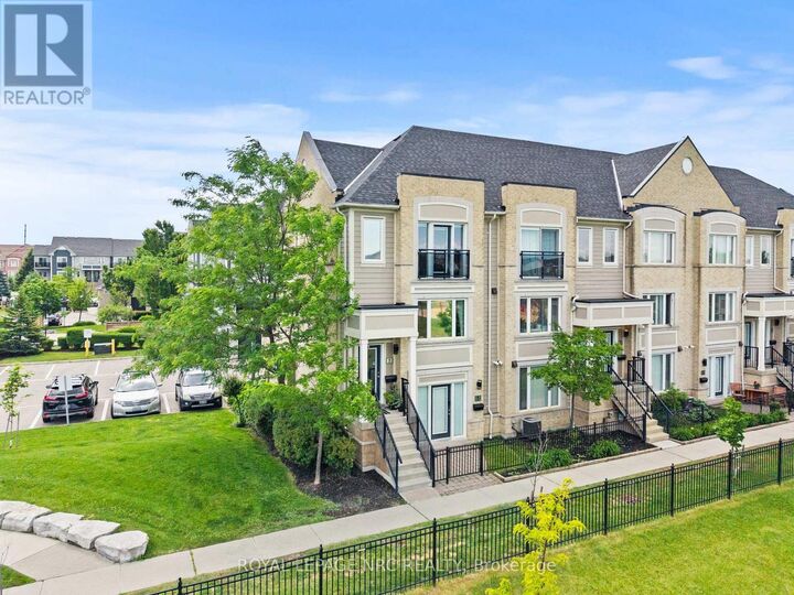 Property Photo: 5035 Oscar Peterson Boulevard 9 ON L5M 0P4