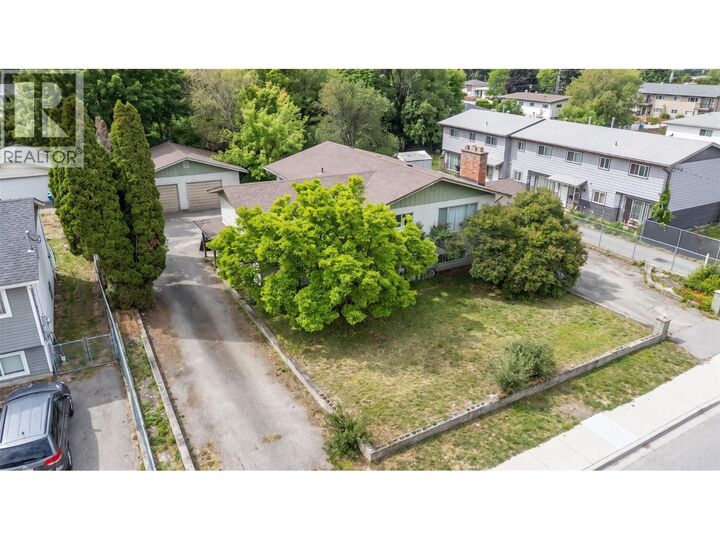 3706 24 Avenue — photo 1
