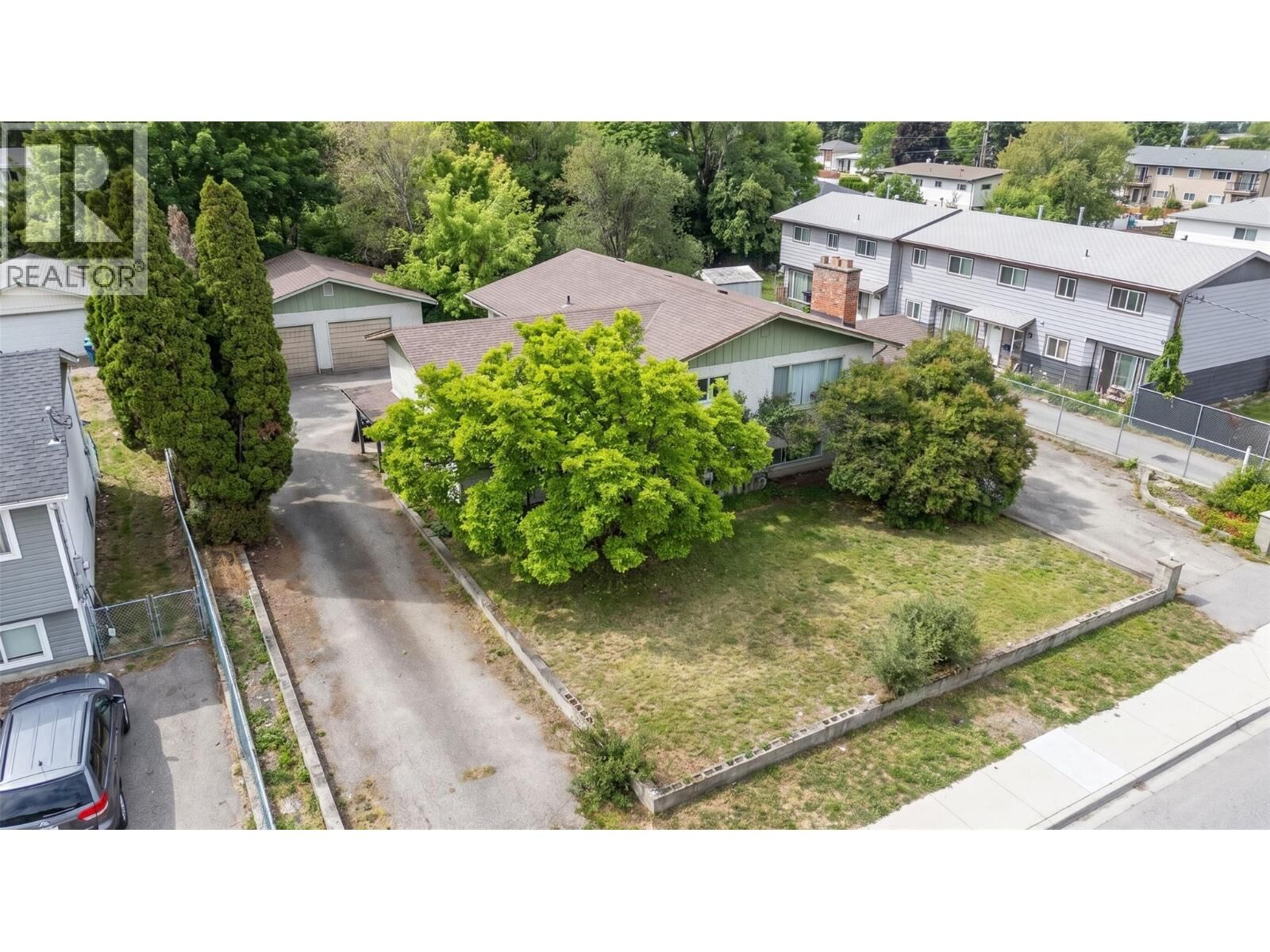 Property Photo: 3706 24 Avenue BC V1T 1L9