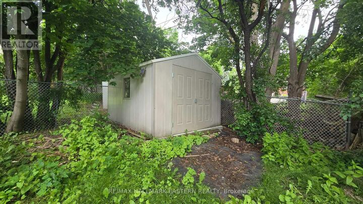 Property Photo:  33 Greenhill Drive North  ON K9J 6E2 