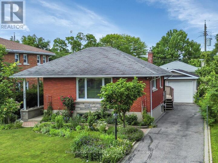 Property Photo:  1075 Secord Avenue  ON K1H 8C7 