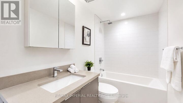 Property Photo:  2033 Kennedy Road 3006  ON M1T 0B9 