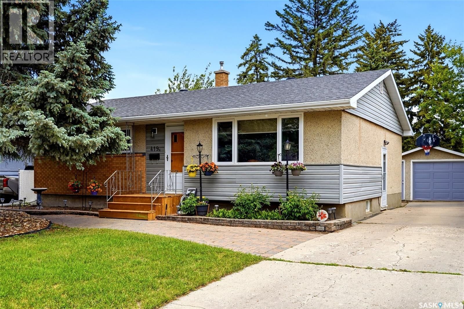 Property Photo: 419 Garnet Street N SK S4R 3T2