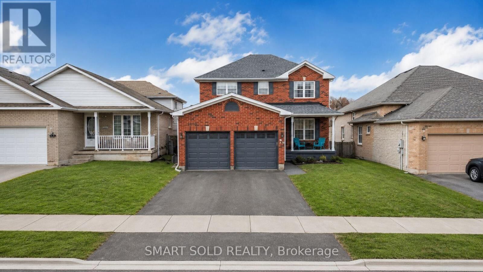 Property Photo: 28 Leggott Avenue Lower ON L4N 8A9