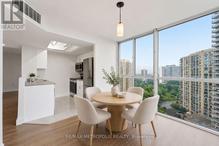 Property Photo:  5 Concorde Place 1604  ON M3C 3M8 