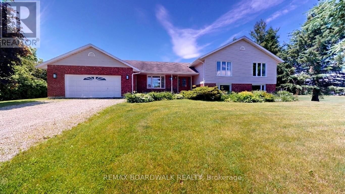Property Photo:  4 St George Street  ON K0E 1M0 