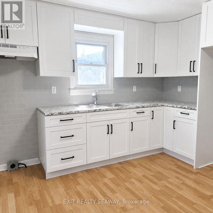 Property Photo:  1218 Notre Dame Street  ON K6J 4Y6 