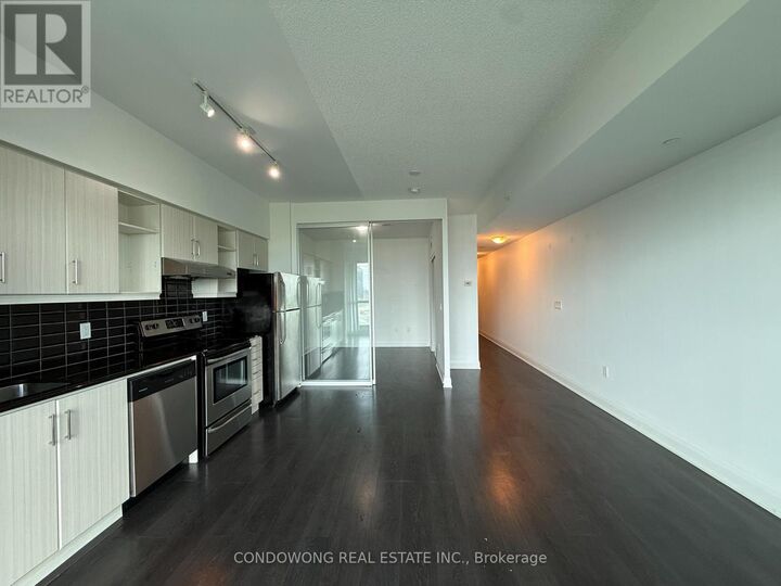 Property Photo: 160 Vanderhoof Avenue 1418 ON M4G 0B7