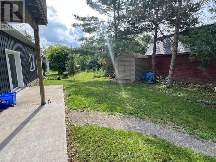Property Photo:  19 Queen Street 4  ON K0M 1A0 