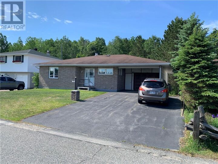 Property Photo: 23 Balsam Crescent ON P0M 1H0