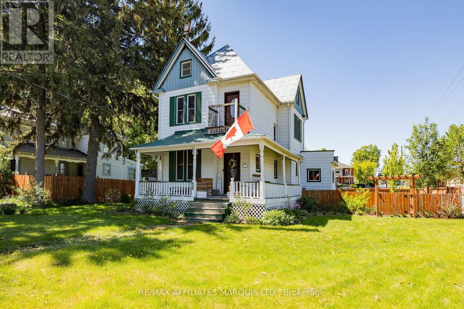 Property Photo:  55 Kenyon Street East  ON K0C 1A0 