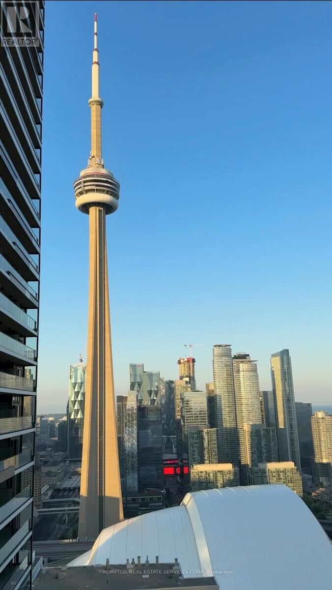 Property Photo: 3 Concord Cityplace Way 4807 ON M5V 0X4