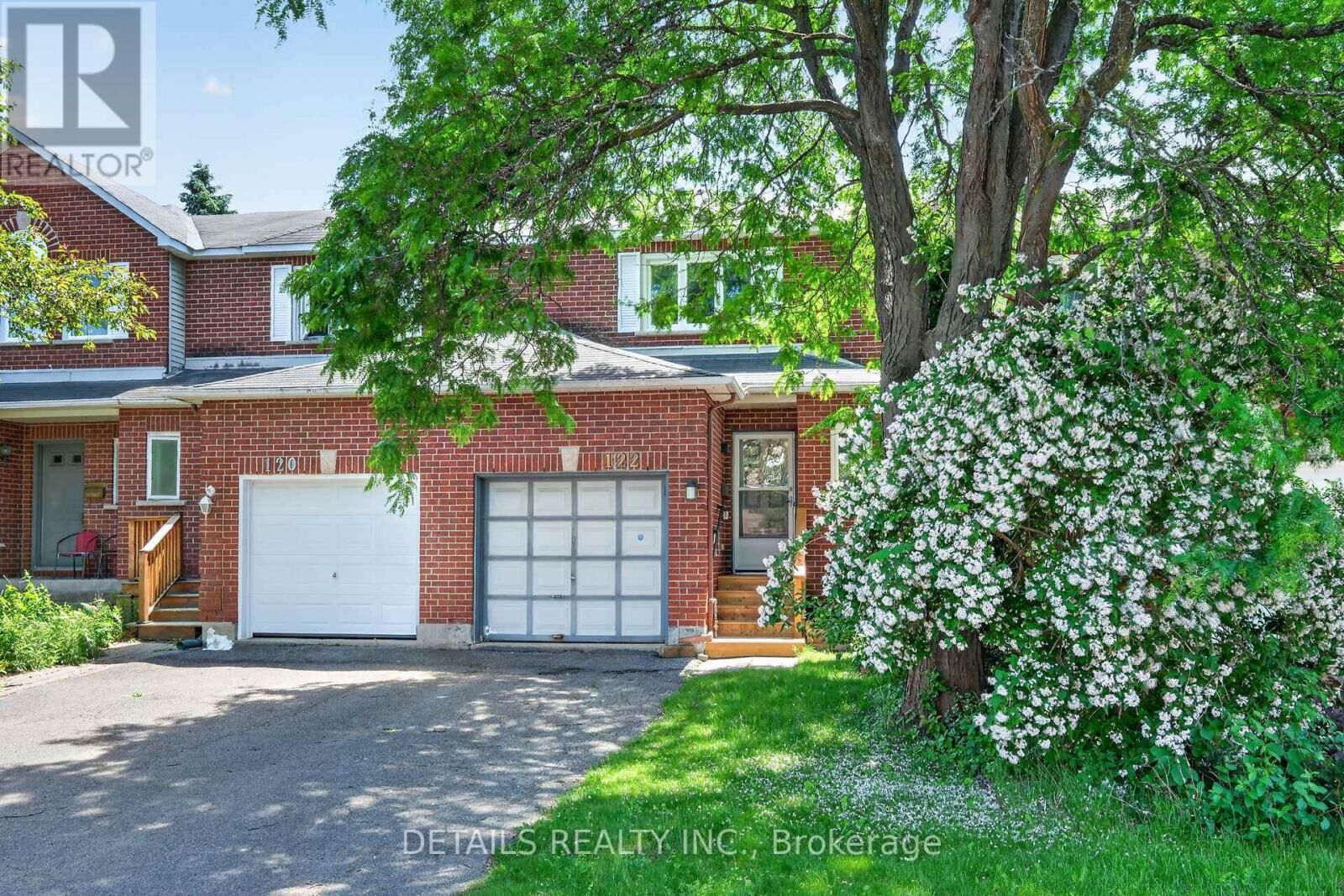 Property Photo:  122 Ashpark Crescent  ON K1T 3N6 
