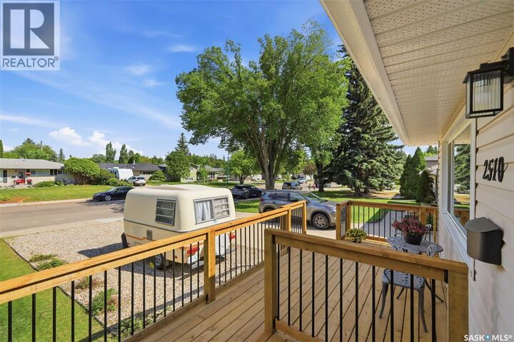 Property Photo: 2510 Lansdowne Avenue SK S7J 1H4
