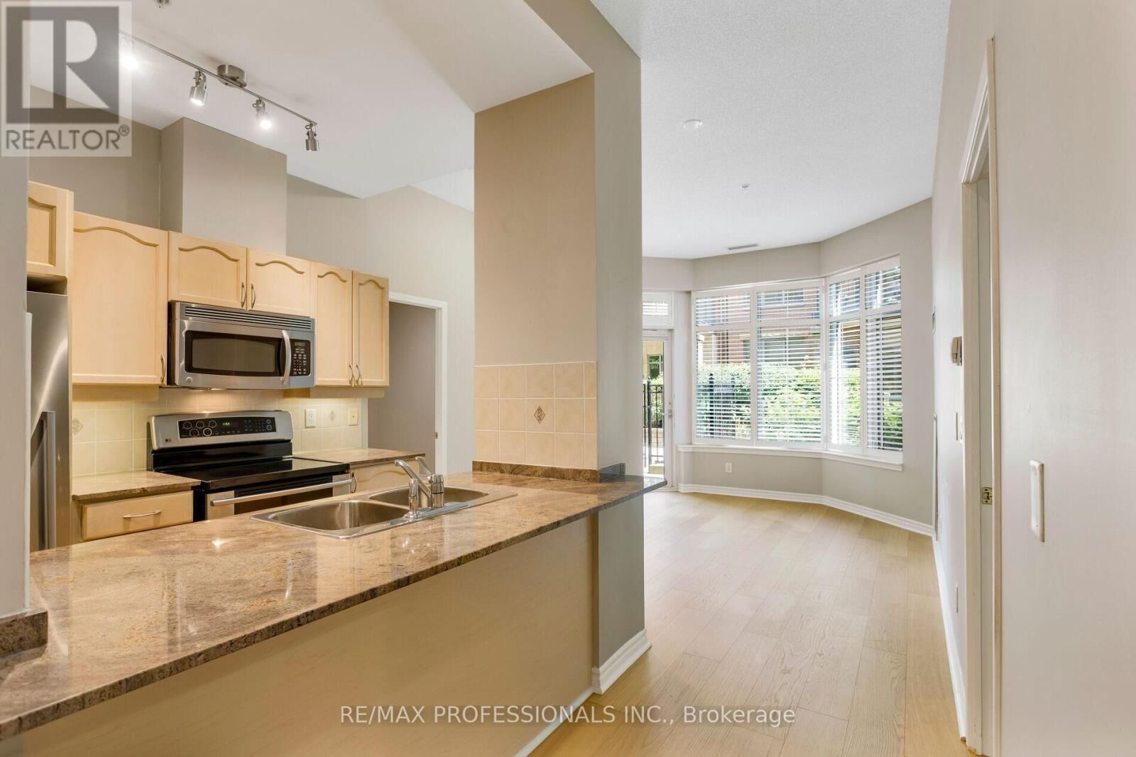 Property Photo: 350 Princess Royal Drive 102 ON L5B 4N1