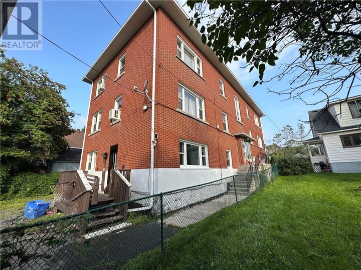 Property Photo:  481 Ontario Street Unit# 4  ON P3E 4K4 
