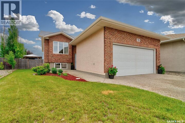 Property Photo: 751 Bluebird Crescent SK S4N 7S3