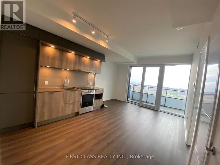 Property Photo:  448 Burnhamthorpe Road West 4709  ON L4W 2A6 