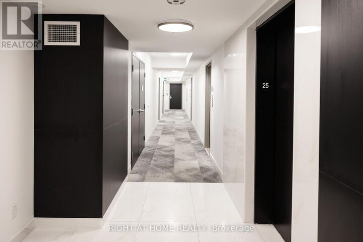 Property Photo:  180 George Street 2508  ON K1N 0G8 