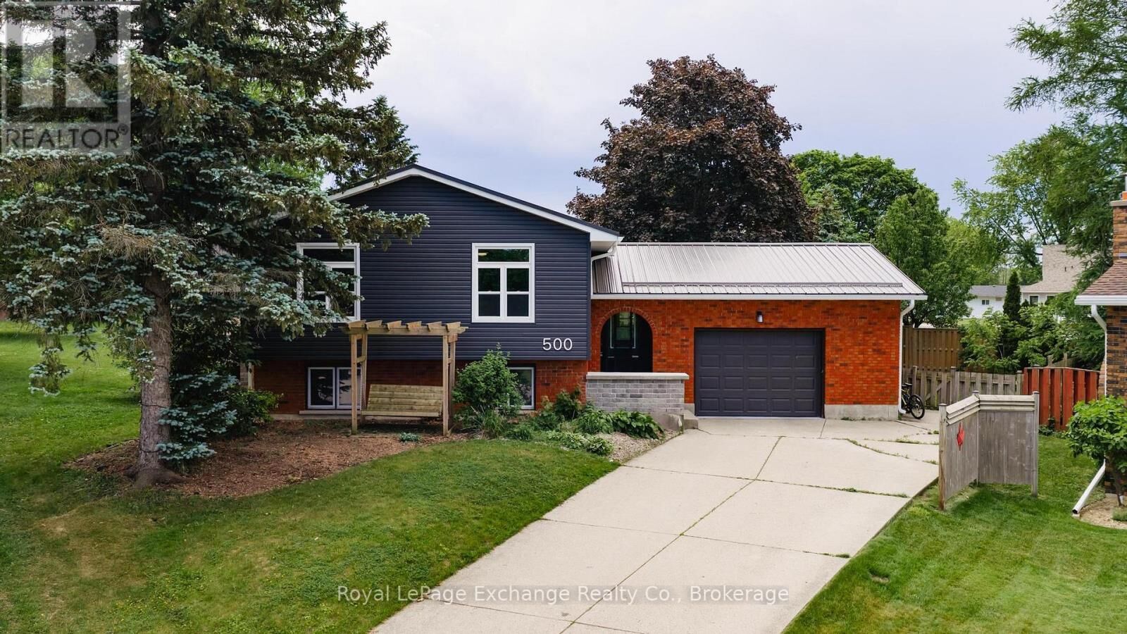 Property Photo: 500 Walkers Circle ON N2Z 2G2