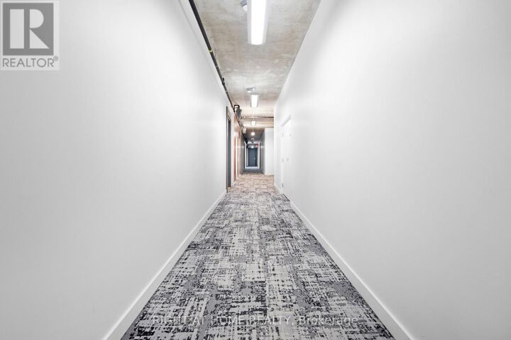 Property Photo:  60 Bathurst Street 610  ON M5V 2P4 