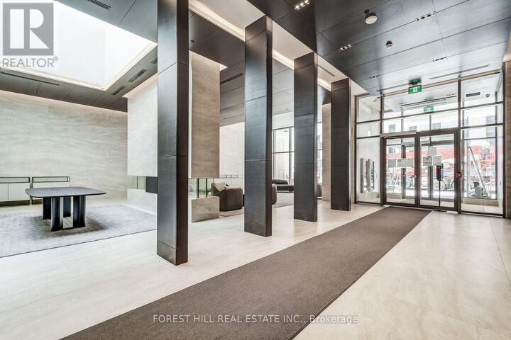 Property Photo:  2221 Yonge Street 5210  ON M4S 2B4 