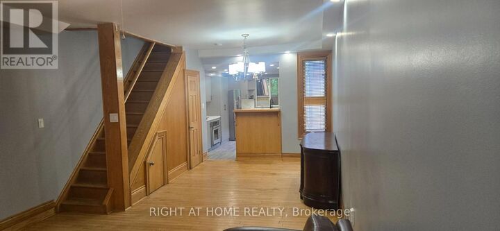 Property Photo:  258 Howland Avenue  ON M5R 3B6 
