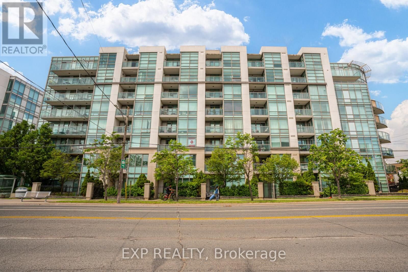 Property Photo:  3840 Bathurst Street 506  ON M3H 6C6 