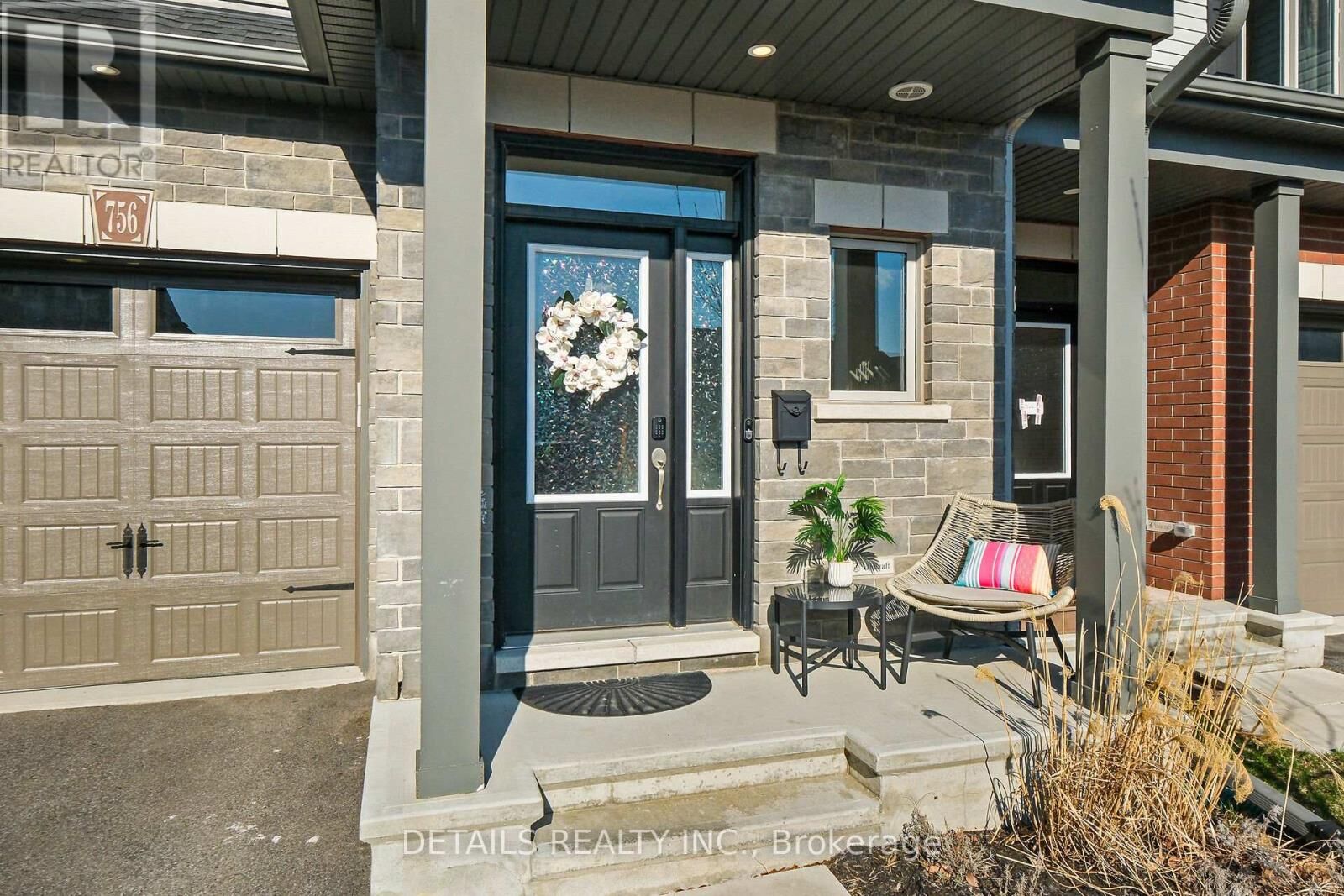 Property Photo:  756 Dearborn Private  ON K1T 0W3 