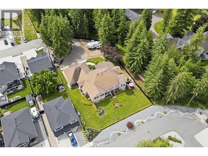 Property Photo: 2307 5 Avenue Southeast BC V1E 1K9